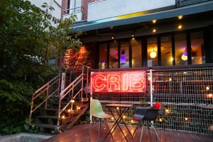 ラウンジクリブのリバーサイドテラス