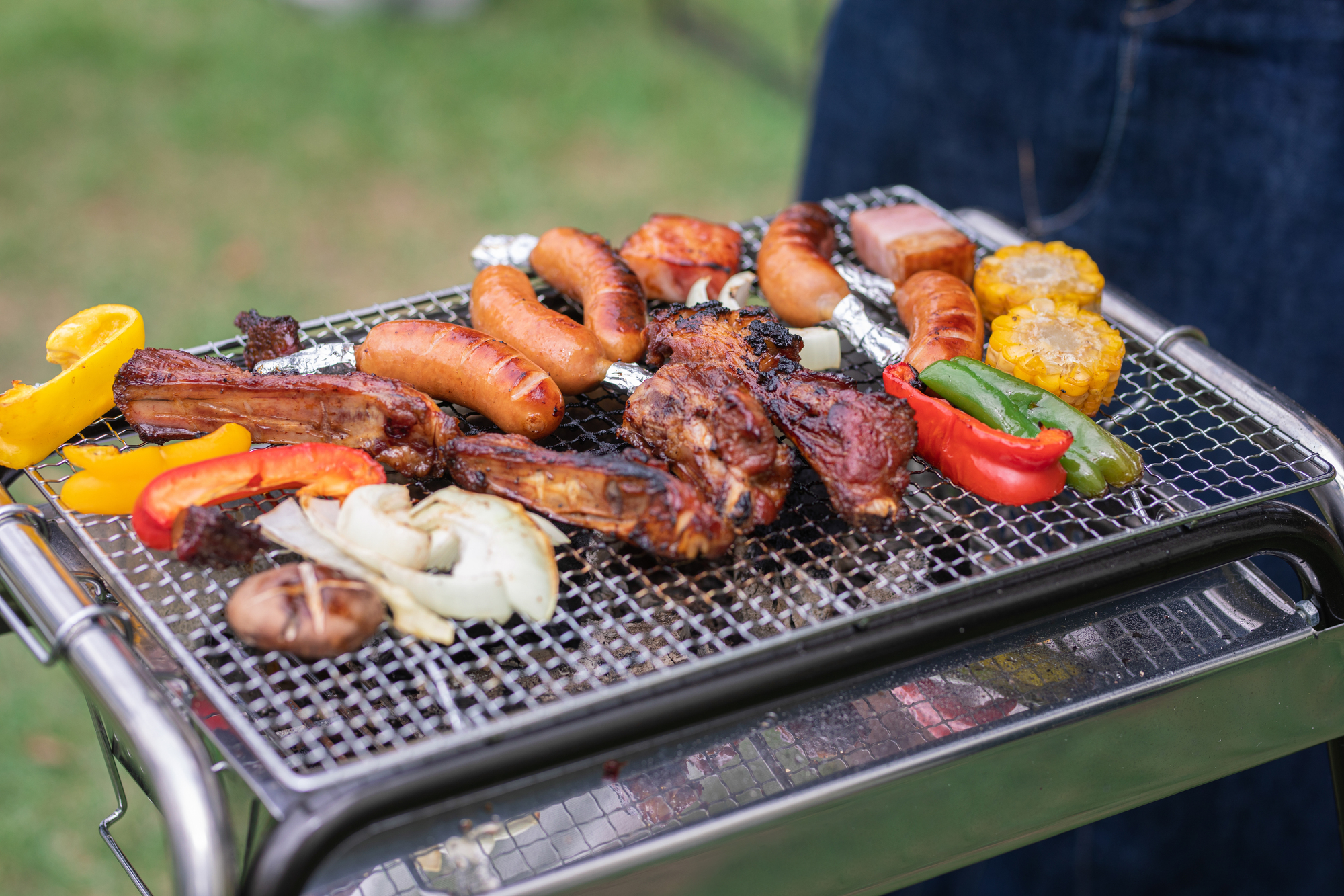 野外でのBBQの様子